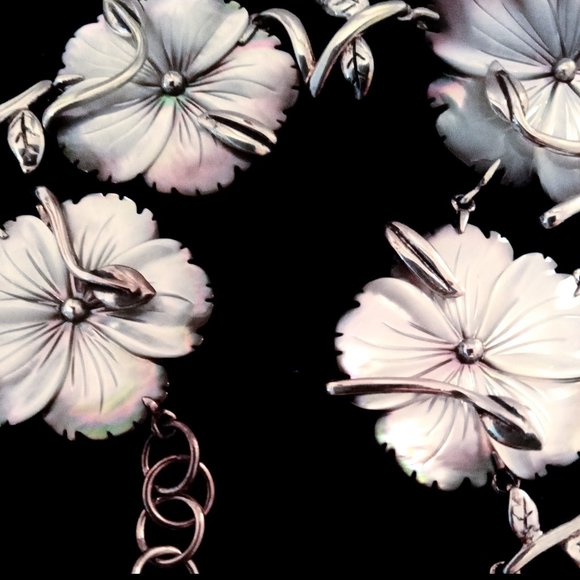 🎁FREE GIFT INCLUDED 🎁 NEW Mother of Pearl Necklace Flowers - Picture 8 of 10